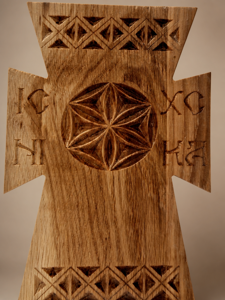 Cruce motive traditionale